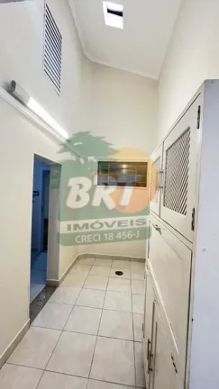 Imagem Casa para Venda em São Roque, Jardim Das Flores, 3 dormitórios, 2 suítes, 1 banheiro, 4 vagas