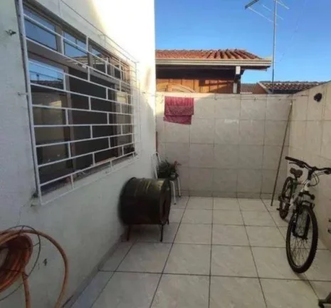 Imagem Sobrado para Venda em São José dos Pinhais, Aristocrata, 3 dormitórios, 1 suíte, 2 banheiros, 2 vagas
