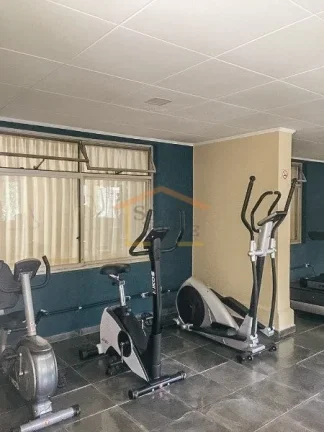 Imagem Apartamento com 2 dormitórios e 60 m² de área útil. Sala dois ambientes, cozinha com armários, ...