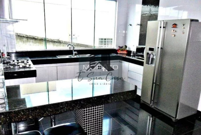 Imagem Casa 4 Quartos no Bairro Trevo
