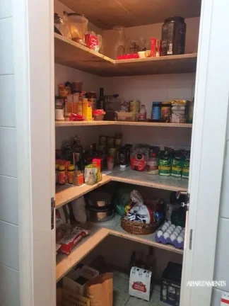 Imagem 225m2, com 4 suites, 4 vagas de garagem , quadra de tênis, quadra de squash