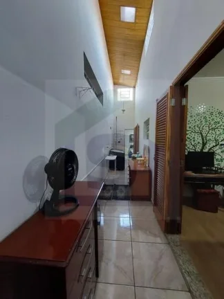 Imagem Casa em Botucatu - 490 m2 tr proximo ao Ginasio de esportes Municipal