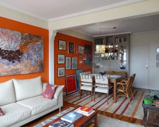 Imagem Apartamento totalmente reformado, andar alto, vista incrível, amplo living para 2 ambientes, 3 dorm...