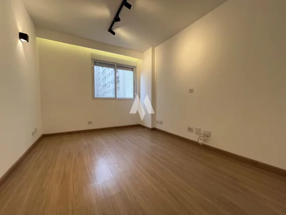 Imagem Apartamento com 03 dormitórios na quadra da praia à venda no Gonzaga - Santos/SP