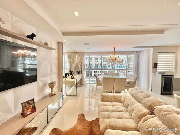 Imagem Apartamento com 3 suítes à venda no Centro de Balneário Camboriú/SC