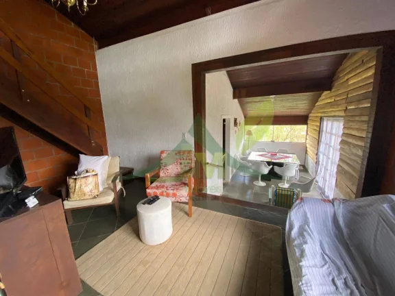 Imagem Linda Chácara à Venda no Condomínio Rancho Querência em Piracaia