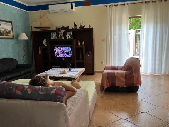 Imagem EXCELENTE RANCHO COMPLETO COM ACESSO Á ÁGUA EM ESTREITO COM ASFALTO ATÉ Á PORTA - 04 dormitórios sendo 03 suítes - Varanda contornando toda á casa