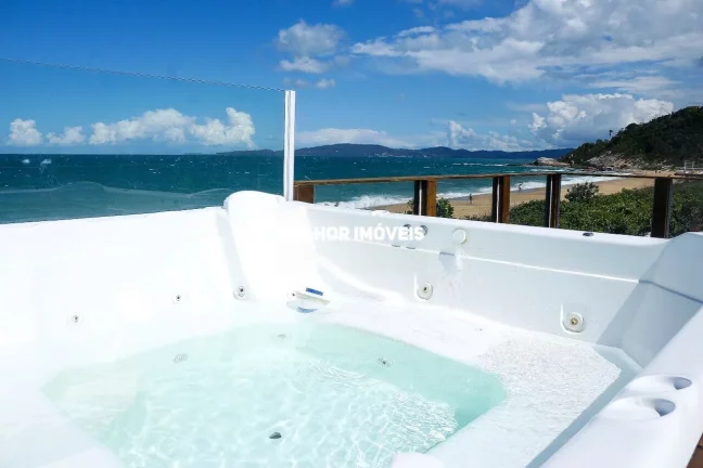 Imagem Casa Alto Padrão á venda mobiliada com vista mar 4 suítes 4 vagas Balneário Camboriú