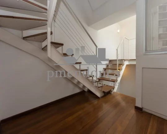 Imagem Cobertura triplex à venda na Vila Madalena, com 2 suítes e 03 vagas, 280m²