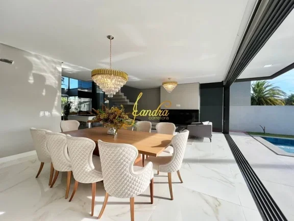 Imagem Sobrado em condomínio fechado com 04 suites mobiliada e decorada