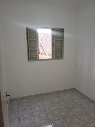 Imagem Ótimo apartamento para locação com excelente localização, 2 dormitórios com ventilador de teto...