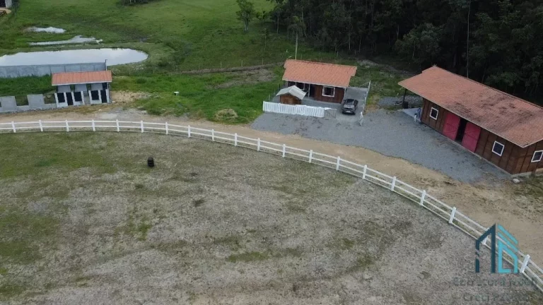 Imagem Sítio/Chácara (Estuda permuta) a venda com casa em Balneário Piçarras SC