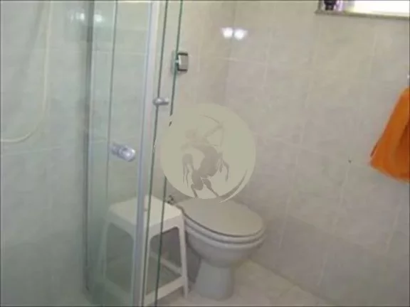 Imagem OPORTUNIDADE! SOBRADO DE ESQUINA PROXIMO AO CANAL 6 ACEITA APARTAMENTO EM SANTOS DE MENOR VALOR COMO...