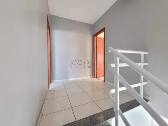Imagem Imperdível! Casa à venda em Macaé-RJ, bairro Sol E Mar: 3 quartos, 2 suítes, 1 sala, 3 banheiros, 1 vaga, 100m². Confira!