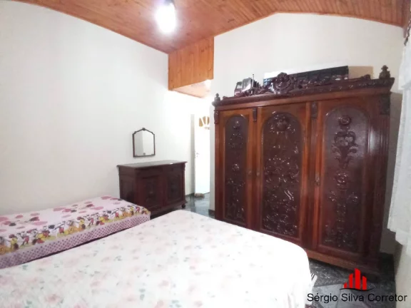 Imagem Casa a venda Com 06 Dormitórios na Região da Minalba em Campos do Jordão.