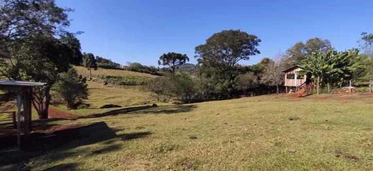 Imagem Chácara à venda em Cascavel - Área Rural com Energia Elétrica e Rio