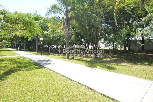 Imagem Excelente lote de esquina, plano e pronto para você construir a casa dos seus sonhos !

342 m²

Co...