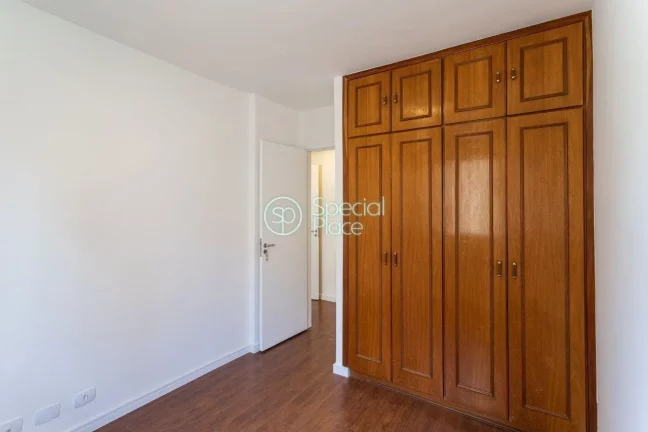 Imagem Apartamento com 92m² no Campo Belo. Andar baixo. Living com varanda, sala de jantar, 03 dormitório...