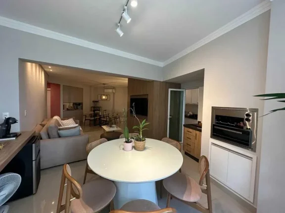 Imagem Apartamento finamente mobiliado com 3 suítes e 2 vagas de garagem no Centro Balneário Camboriú