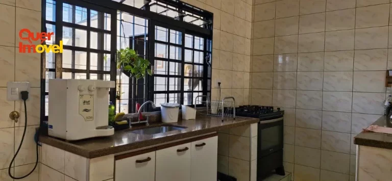 Imagem Casa à venda em Ribeirão Preto-SP, bairro Sumarezinho: 4 quartos, 1 suíte, 1 sala, 4 banheiros, 4 vagas de garagem, 249m²!
