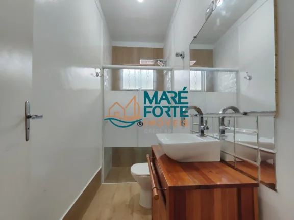 Imagem Casa ampla bem arejada ótima localização no Centro de Ubatuba SP
