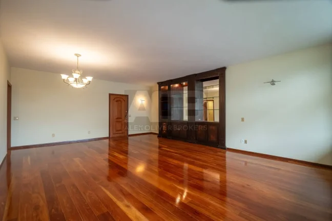 Imagem Apartamento à venda em Copacabana, 3Qtos, 143m2, 1vaga, na Barão de Ipanema