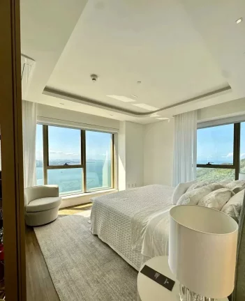 Imagem Apartamento quadra mar com 5 dormitórios sendo 4 suítes e 3 vagas de garagem em Balneário Camboriú