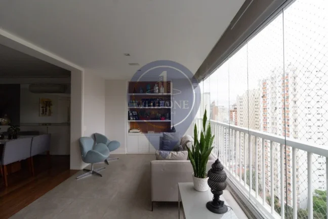 Imagem Apartamento de luxo em Moema, São Paulo-SP: 4 quartos, 3 suítes, 2 salas, 4 banheiros, 3 vagas de garagem, 181m².