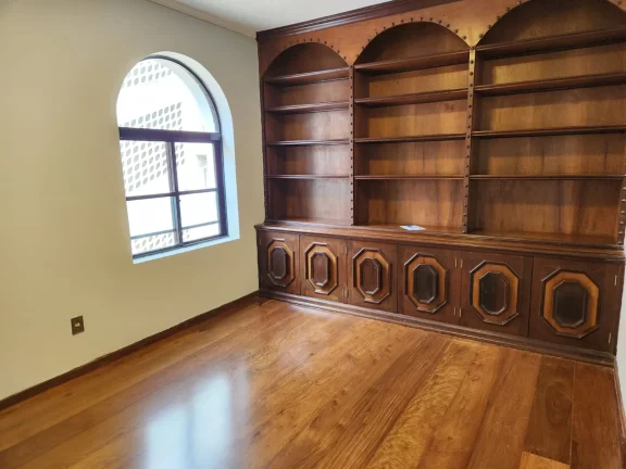 Imagem Apartamento reformado sendo 334 m² 4 dormitórios, 2 suítes , 3 vagas - Boqueirão