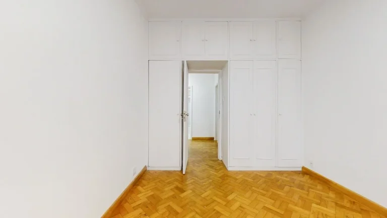Imagem Apartamento 140M², 3Q, 1 Suíte, 2 Banheiros, 1 Vaga, Academia, Armários.