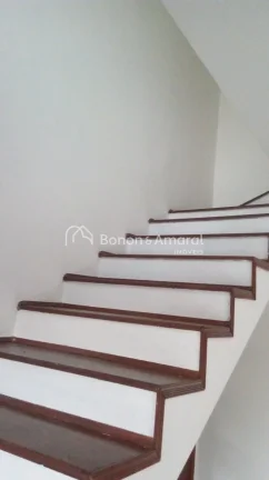 Imagem Excelente sobrado em condomínio tranquilo e arborizado, com 196 m² de construção em terreno ampl...