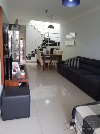 Ótimo sobrado 3 dorms sendo 1 suíte planejada, cozinha planejadas, 2 vagas.