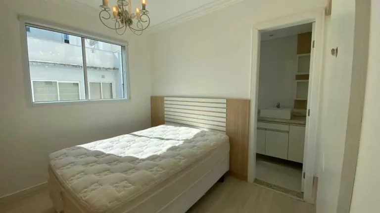 Imagem Apartamento com 3 dormitórios sendo 3 suítes e 2 vagas de garagem em Balneário Camboriú/SC
