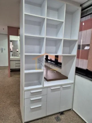 Imagem Conjunto comercial, com pintura e reforma novas,
ar condicionado, carpete, balcão fixo, 2 mesas fix...
