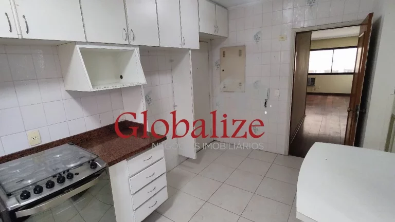 Imagem Apartamento à venda com 3 dormitórios em prédio de frente para praia em Santos