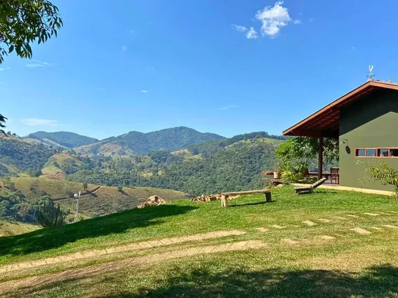 Imagem Onde a Sofisticação e a Natureza se Encontram: Seu Refúgio em Gonçalves