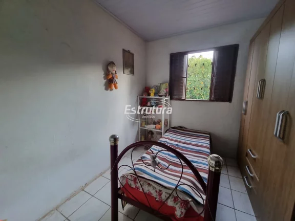 Imagem Chácara com 3 residências a poucos metros da cidade