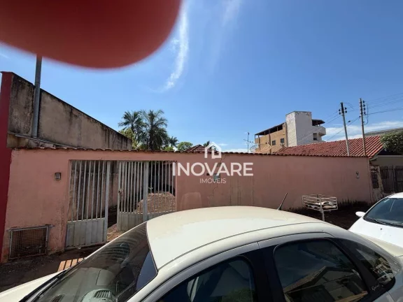 Imagem Casa com 3 dormitórios à venda, 250 m² por R$ 650.000,00 - Setor Central - Itumbiara/GO
