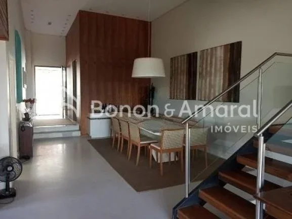 Imagem Imóvel com vista cinematográfica, conta com 4 quartos, sendo todos suítes, 4 salas e um amplo esc...