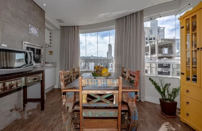 Imagem Apartamento com 3 suítes à venda no Centro de Balneário Camboriú/SC