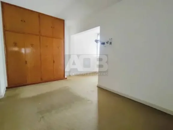 Imagem Apartamento à venda em Copacabana, 233m2, 4 quartos, 1 Vaga, na Bolívar.