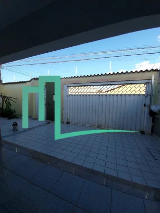 CASA NO SÃO JOSÉ, EXCELENTE LOCALIZAÇÃO!