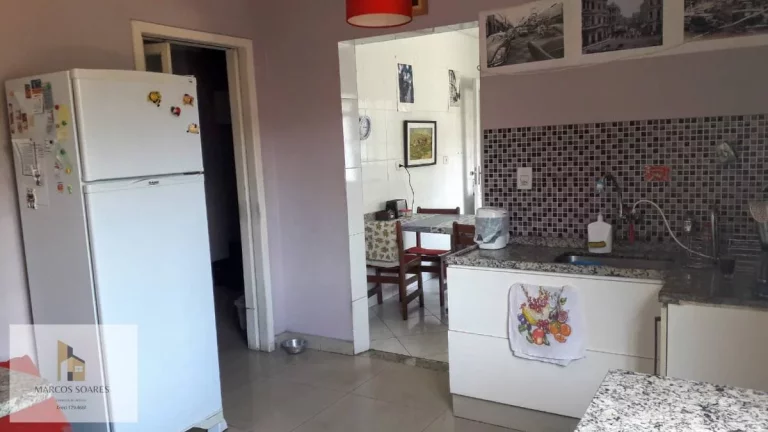 Imagem Sobrado à venda em Osasco, Vila Yara, 152,300m2 com 4 quartos, 8 vagas de garagem