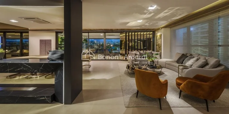 Imagem Magnífico apartamento no Cambuí, no Edifício Le Reve, com 316 m². 

O imóvel possui living para...