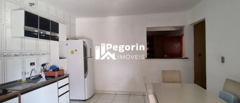 Imagem Sobrado à venda em Colombo, Palmital, com 4 quartos, 170,00m²