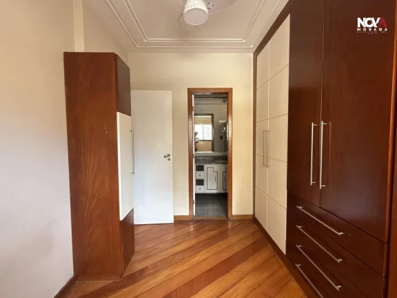 Imagem Apresentamos este amplo e sofisticado apartamento localizado na Praia da Costa, um dos endereços ma...