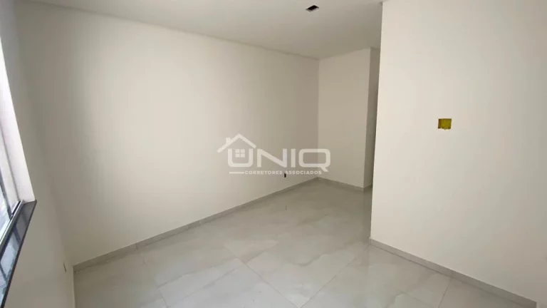 Imagem Casa Suíte + 02 Quartos - Cristo Rei