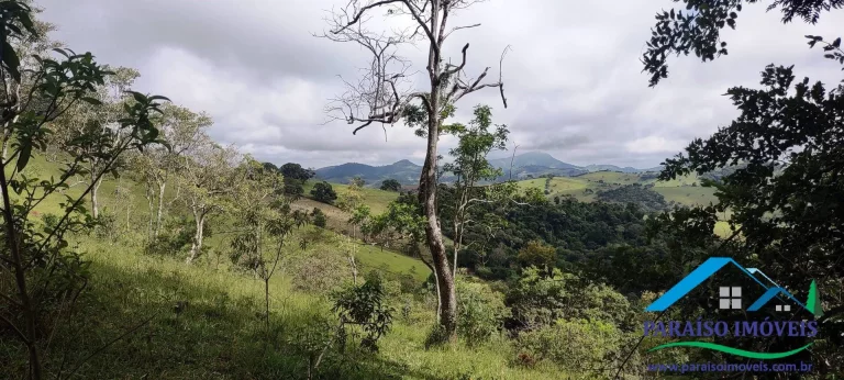 Imagem Refúgio Encantador: Sua Propriedade Rural de Sonho em Minas Gerais.