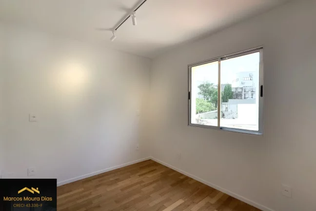 Imagem Apartamento no Alto da Lapa REFORMADO com 2 Dormitórios e 1 Vaga Coberta. Edifício com Lazer