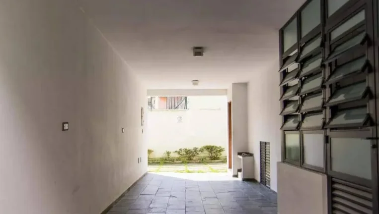 Imagem Sobrado para Alugar com 160m², 3 dormitórios, 1 suíte, 1 sala e 2 vagas!!!